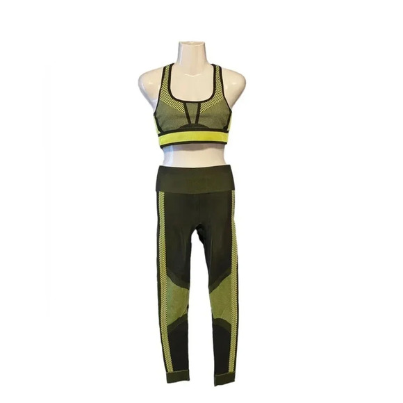 Fabletics 2 Piece Outfit- Includes High Waisted Seamless Leggings & Sports Bra - Picture 1 of 14